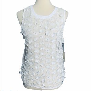 White flower petal top